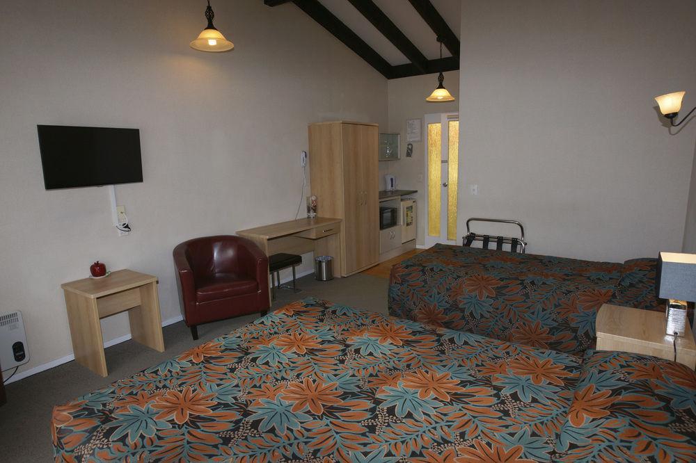 Aztec Motel Палмерстън Норт Екстериор снимка